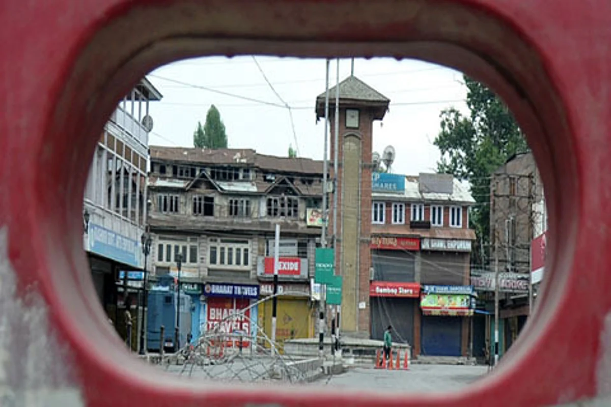 Kashmir remains shut for 66th day