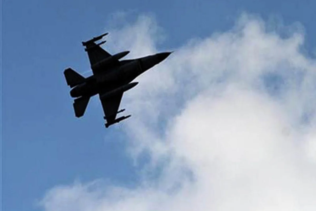Pakistan fighter jet crashes, pilot killed