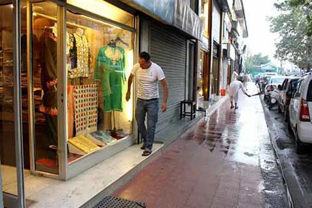 City markets re-open in evening