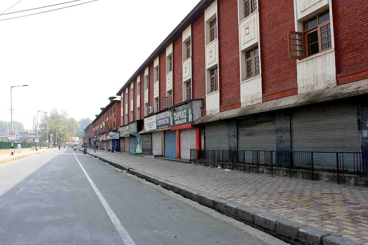 Kashmir shut for 88th consecutive day