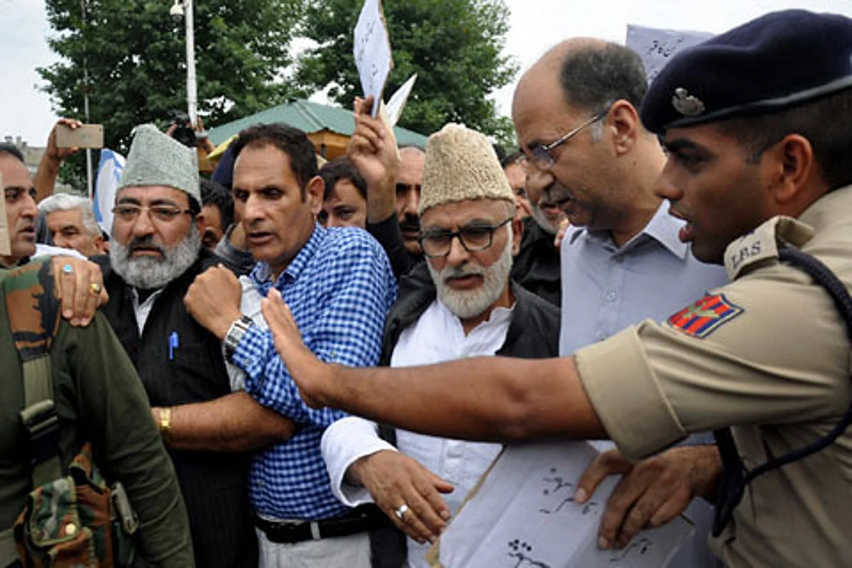 NC delegation says Kashmiris harassed under fig-leaf of law and order, seeks governor’s intervention