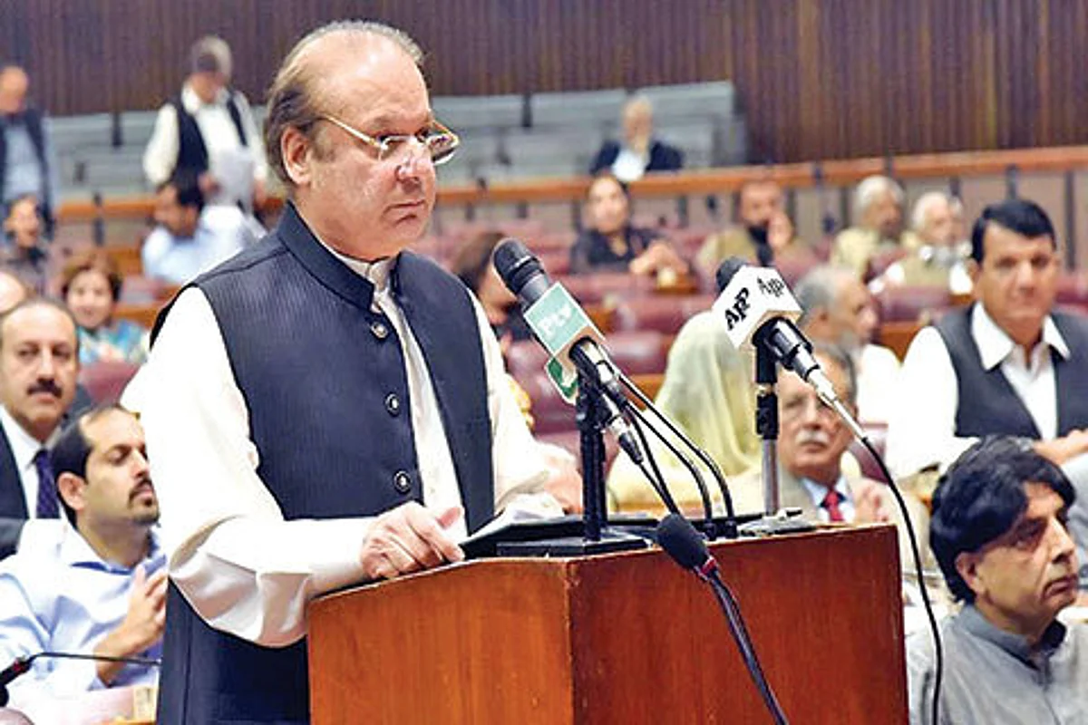 Pak committed to support Kashmiris, Sharif tells Parliament