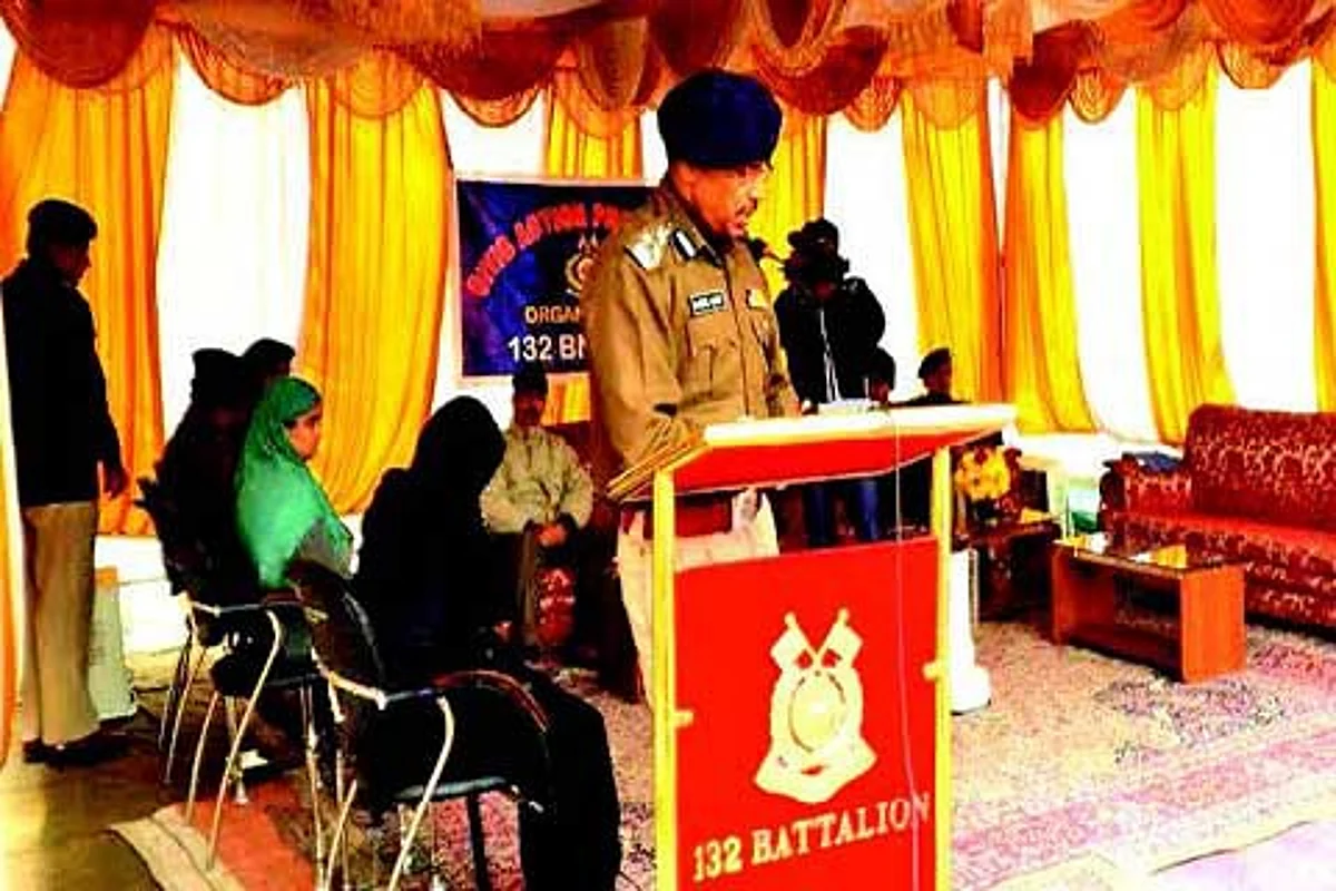 CRPF donates chairs to Kralkhud school