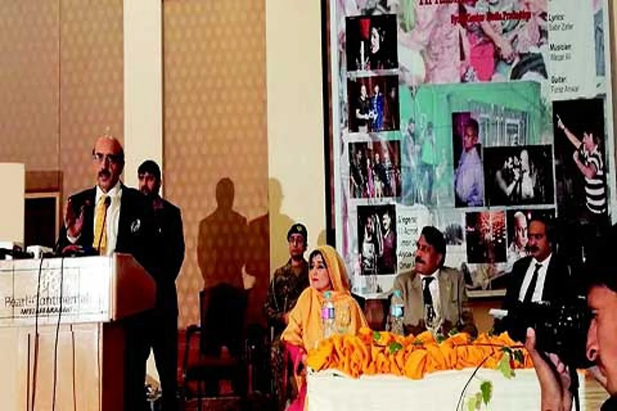 Pak artist sings for Kashmir