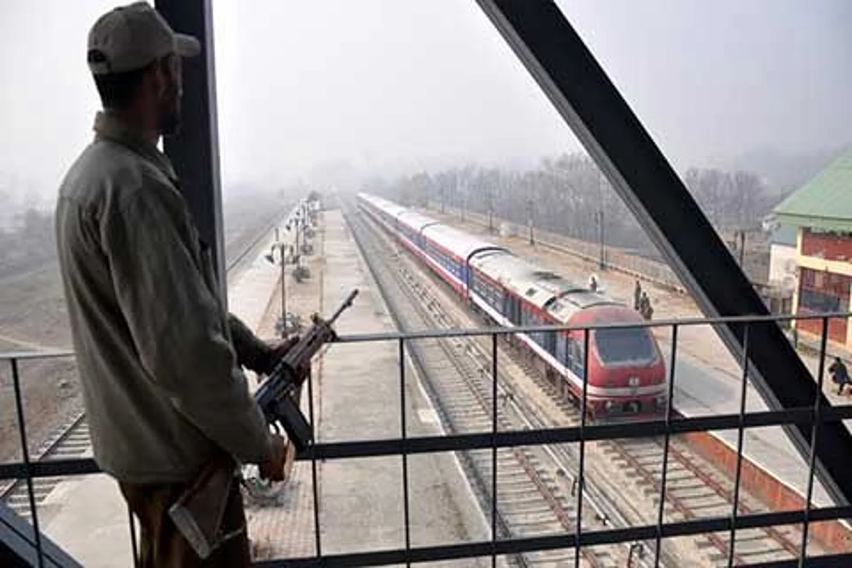 Train services partially resume in Kashmir