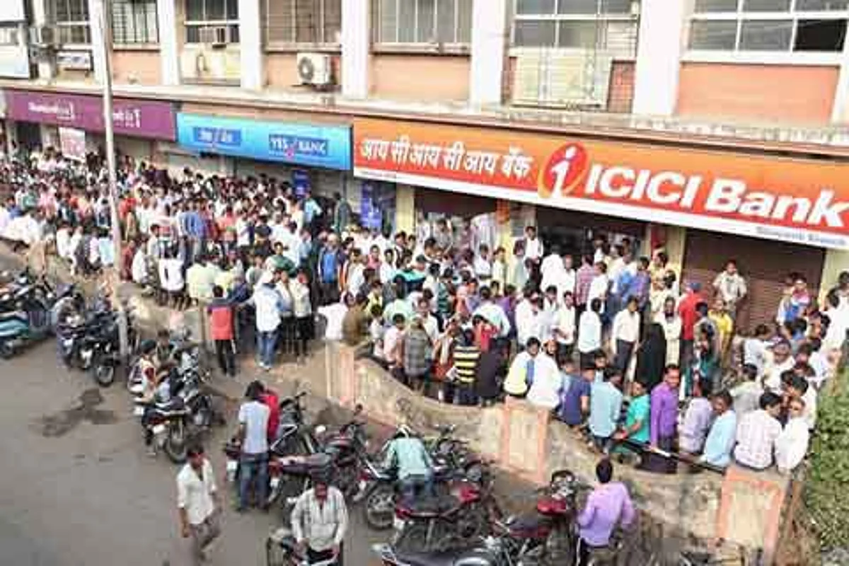 Man dies in bank queue in Delhi