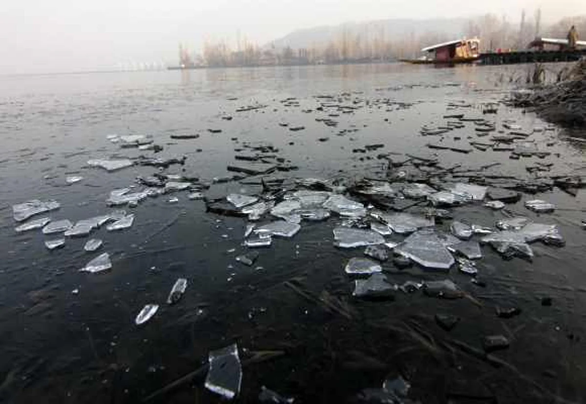 Temperatures dip in Jammu Kashmir, dry spell to continue