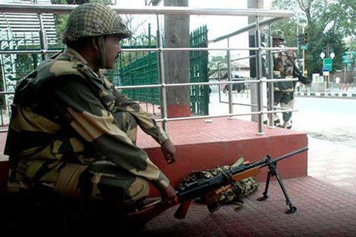 ‘BSF arrest retired Pak army soldier, foil infiltration bid’