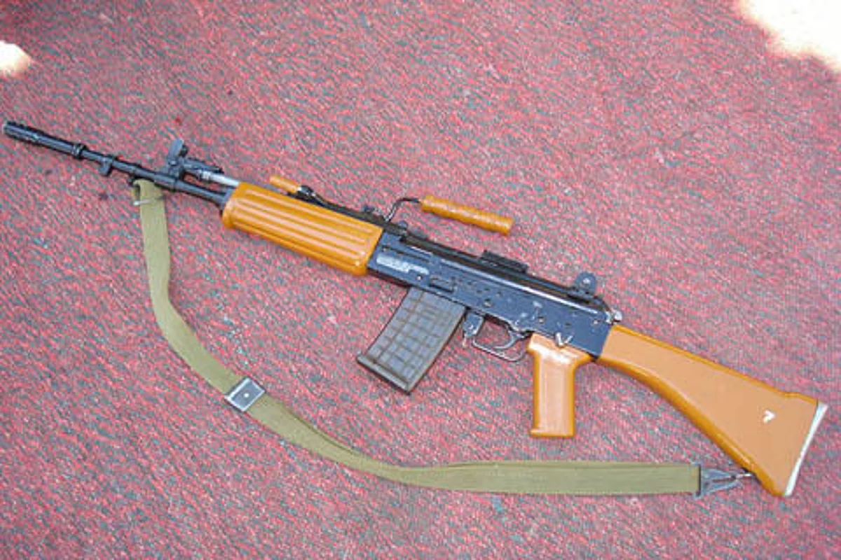 Rifle snatched from cop in south Kashmir's Kulgam
