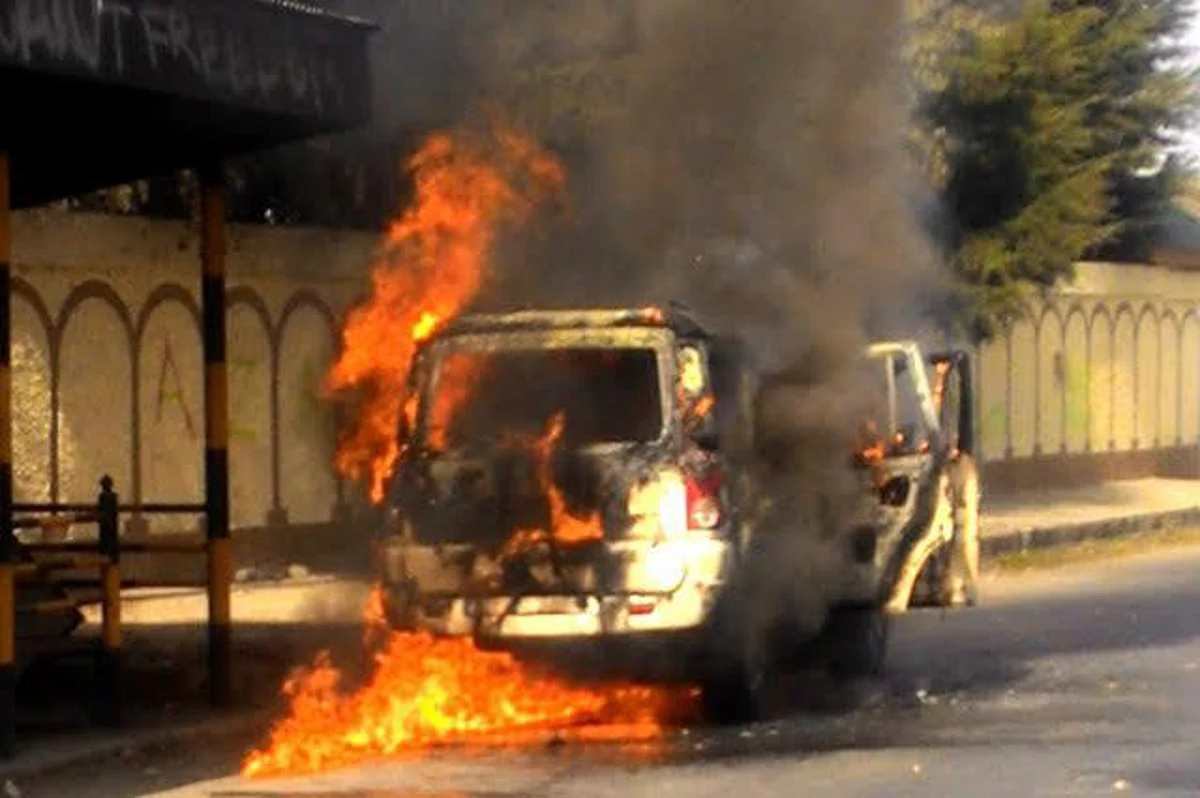 Protesters torch 22 vehicles in Manipur, curfew imposed