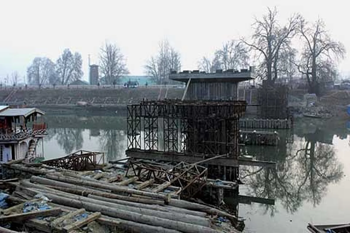 After objections, JKPCC raises height of skewed bridge