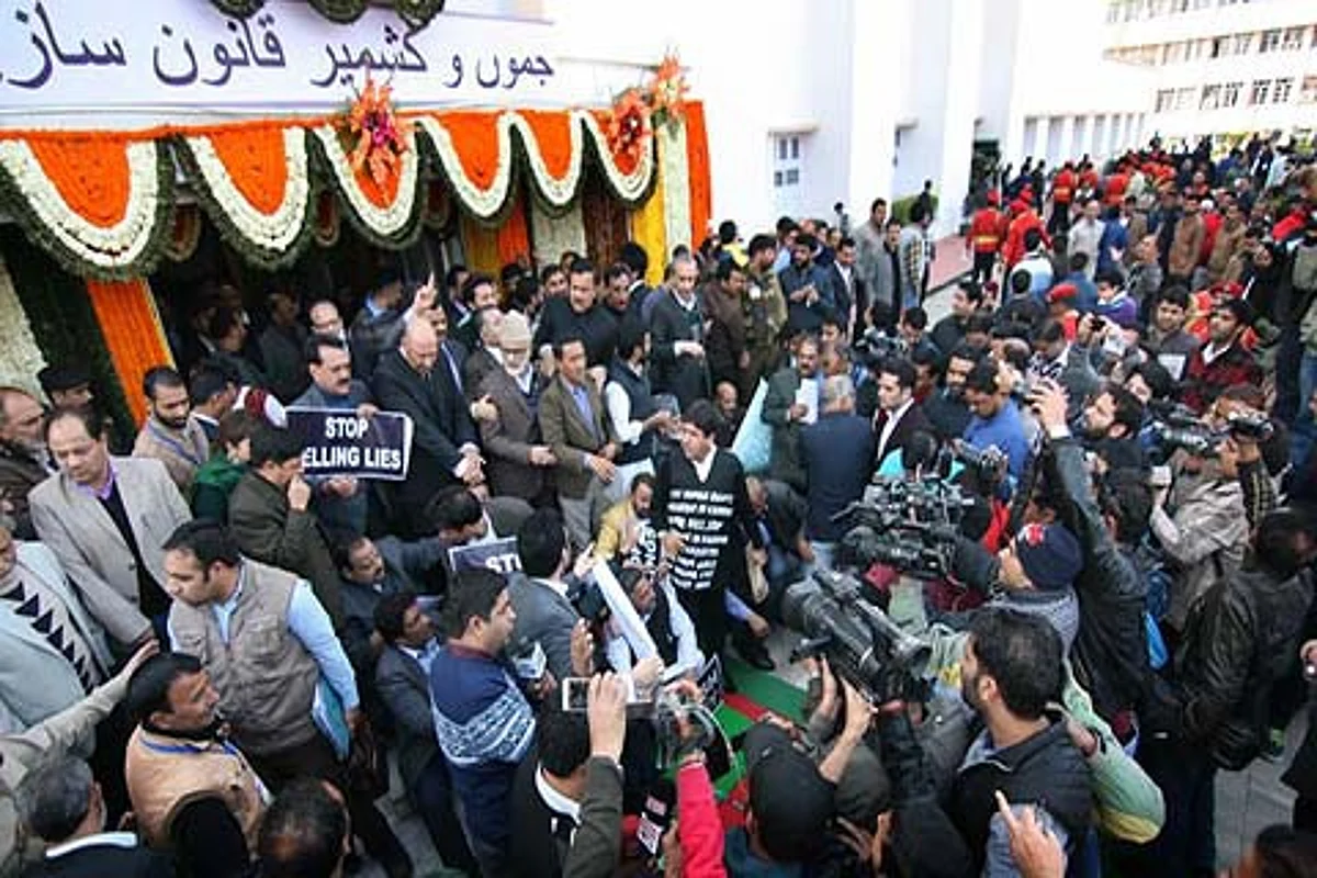 Kashmir killings dominate legislature on Day 1