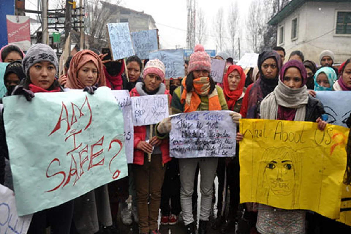 Video: Ladakhi students protest against alleged molestation of GMC Jammu student
