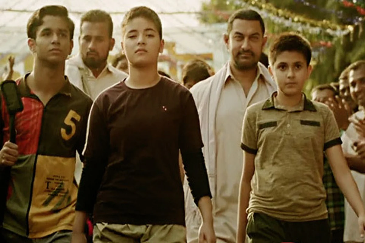 “Dangal” actress Zaira Wasim posts Facebook apology