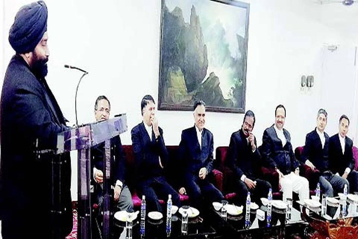 HC Bench Secretaries, Registrars, Readers accord warm send off to Justice Attar