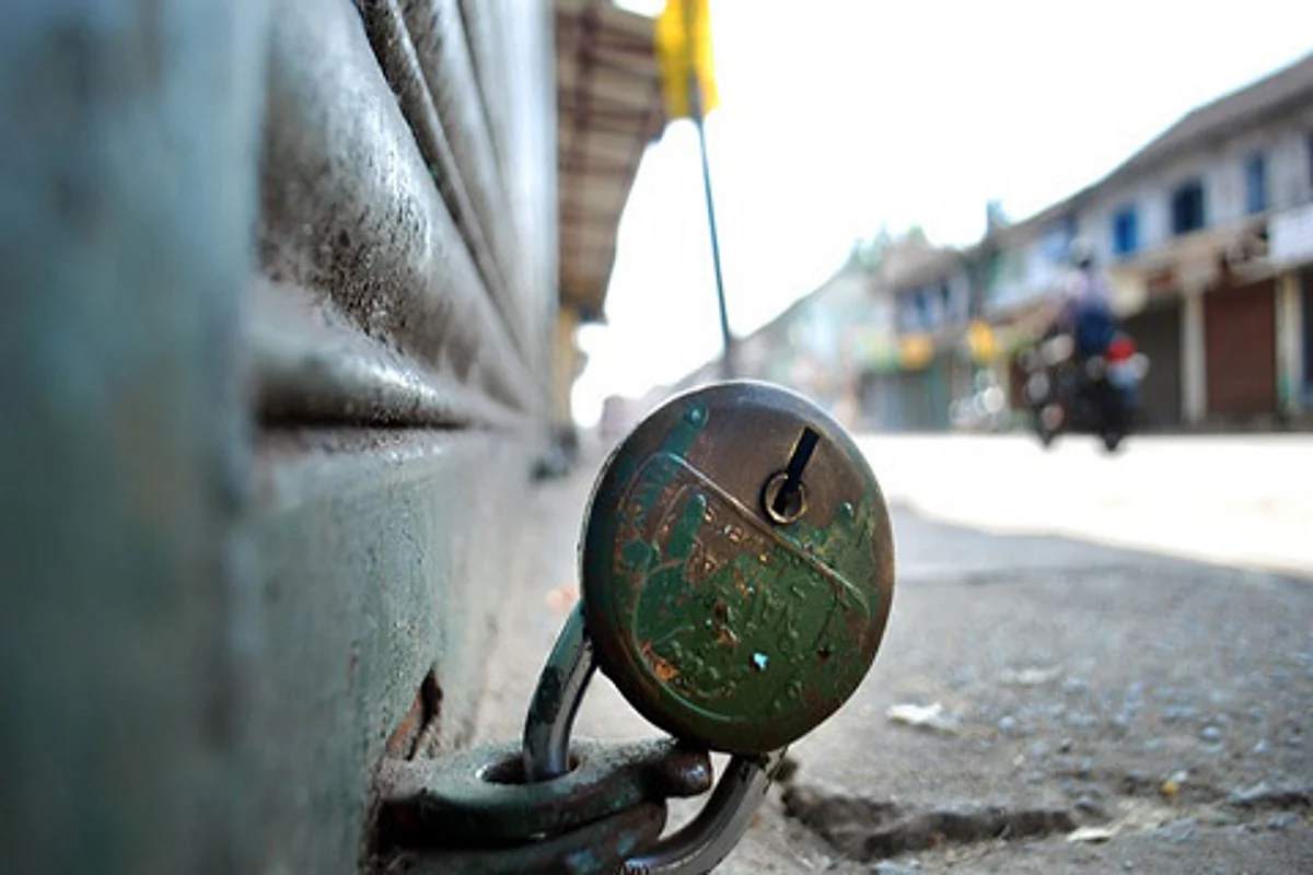 Amid shutdown, mobile internet suspended in old city parts
