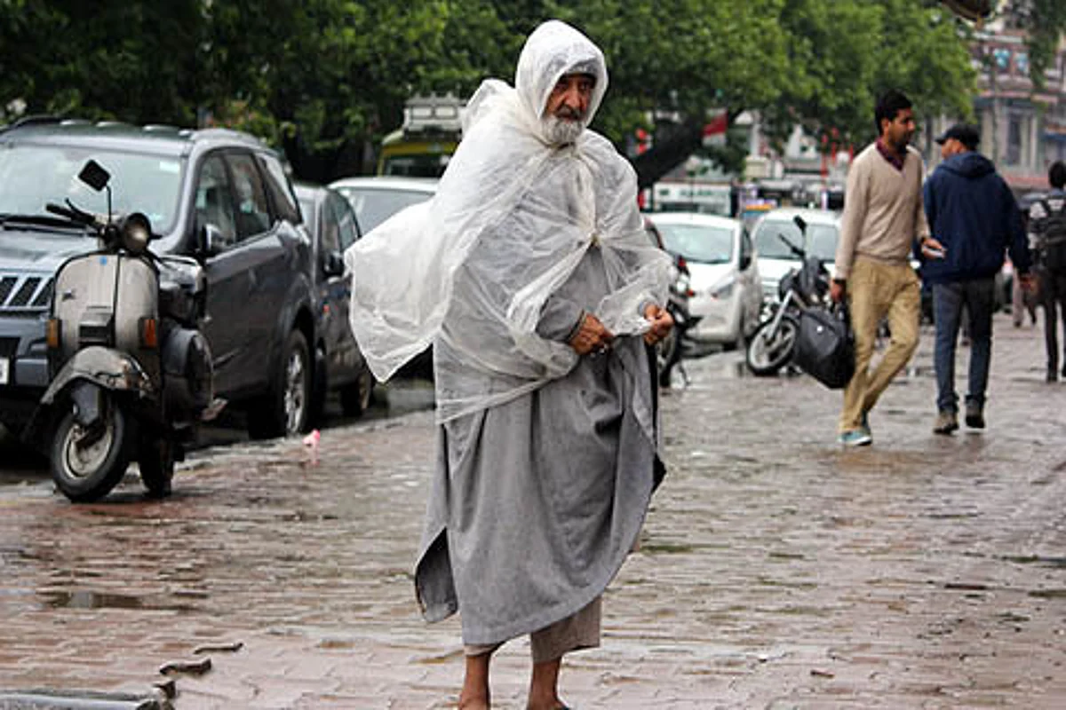 Weatherman predicts three-day spell of rains, snow in Kashmir