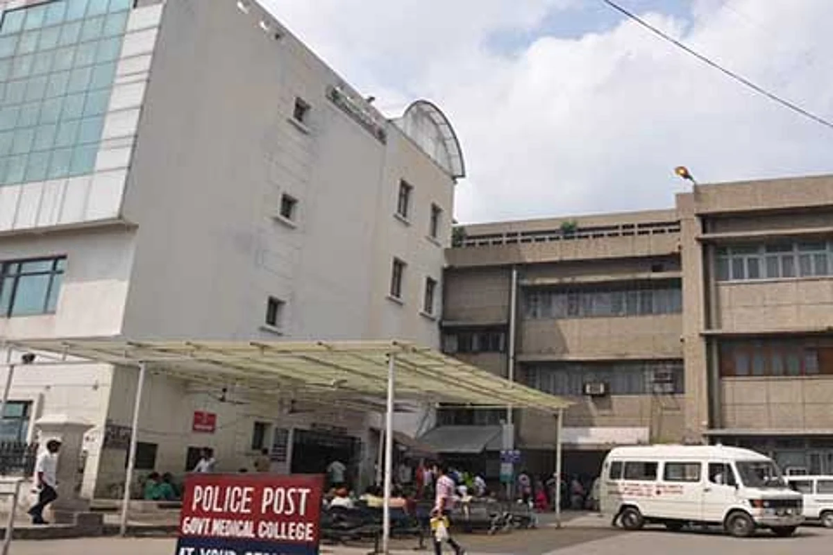 Dr Gilani refuses to vacate Principal’s office