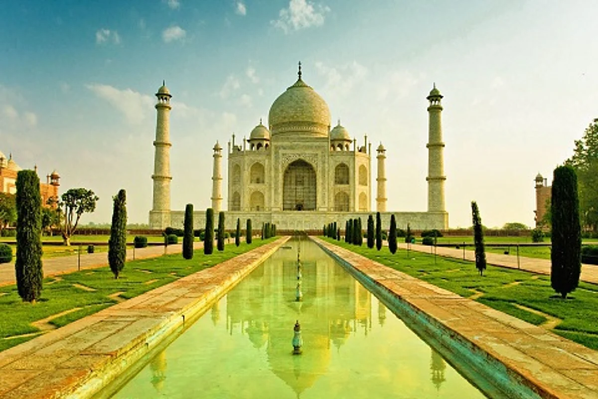 Security beefed up at Taj Mahal after reported threat from IS