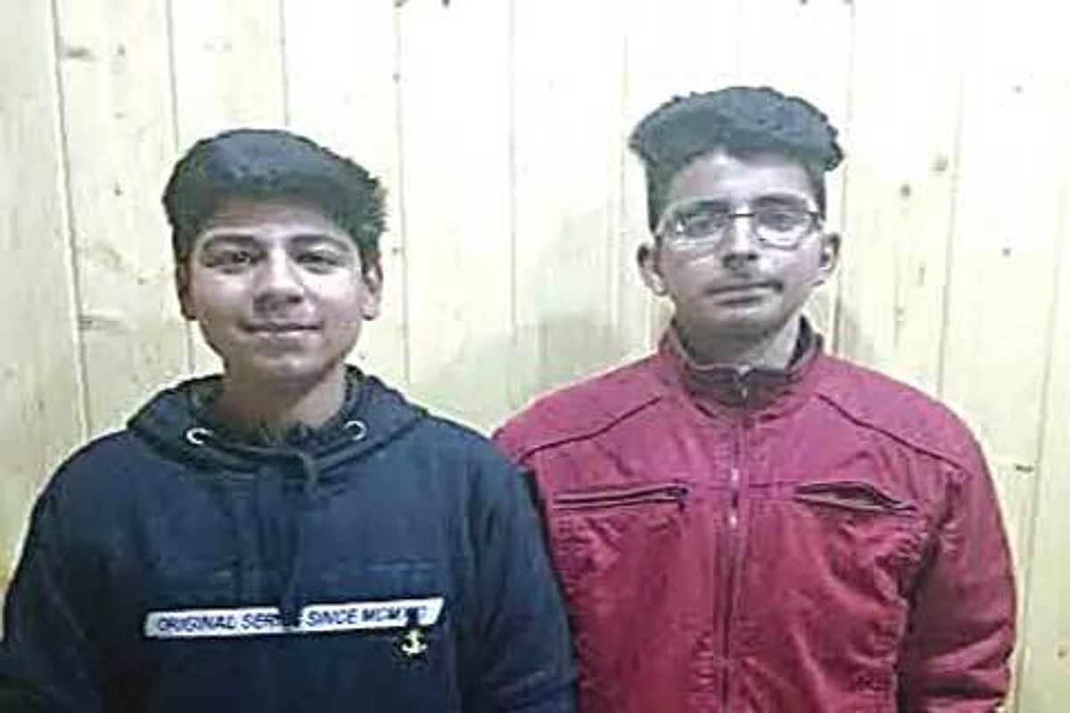 2 teen boys’ web app helps book doc online