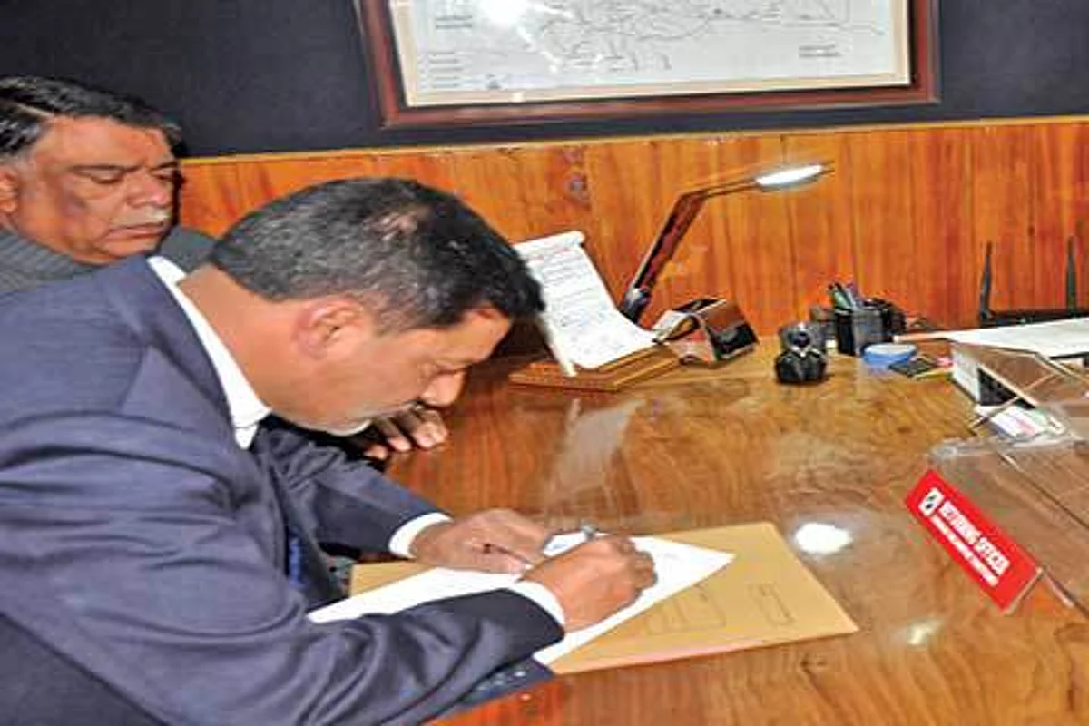 PDP’s Nazir Khan files nomination from Srinagar