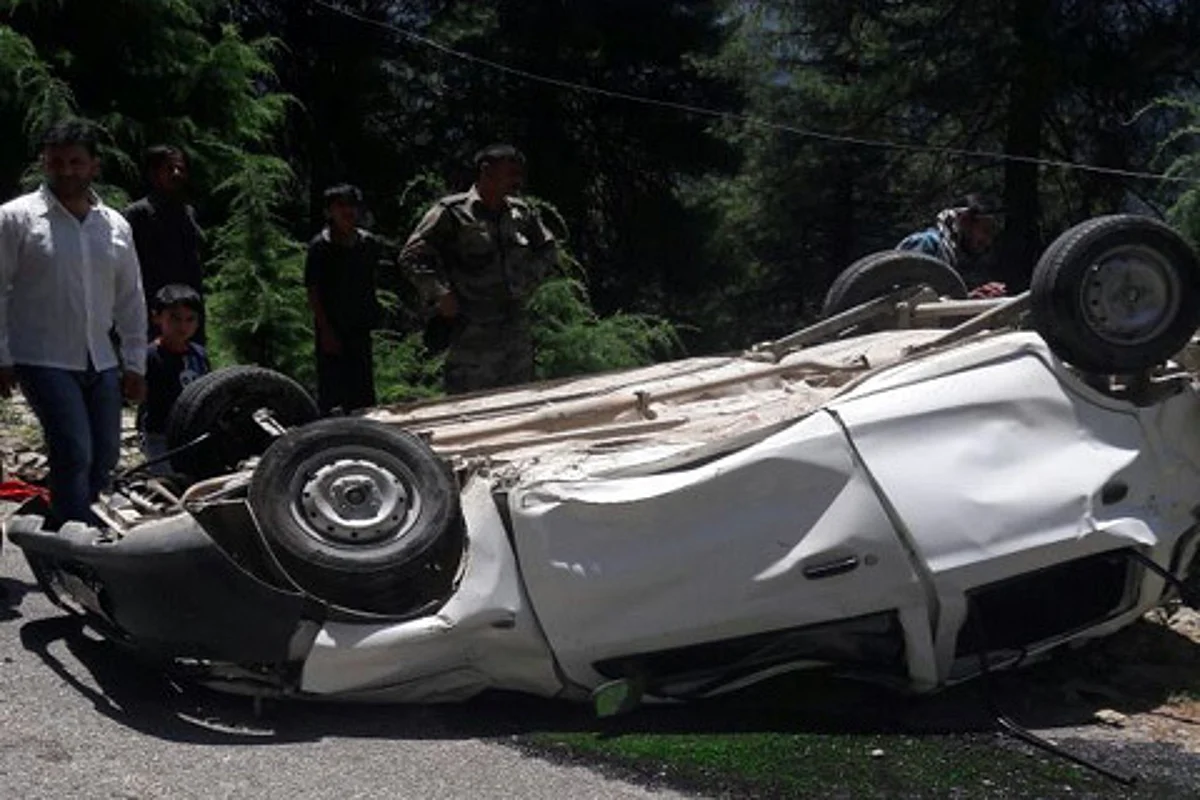 25 injured in road mishap