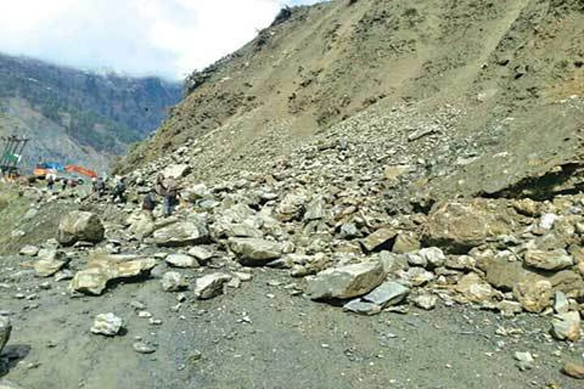 Road restoration work at Drabshala likely to suffer