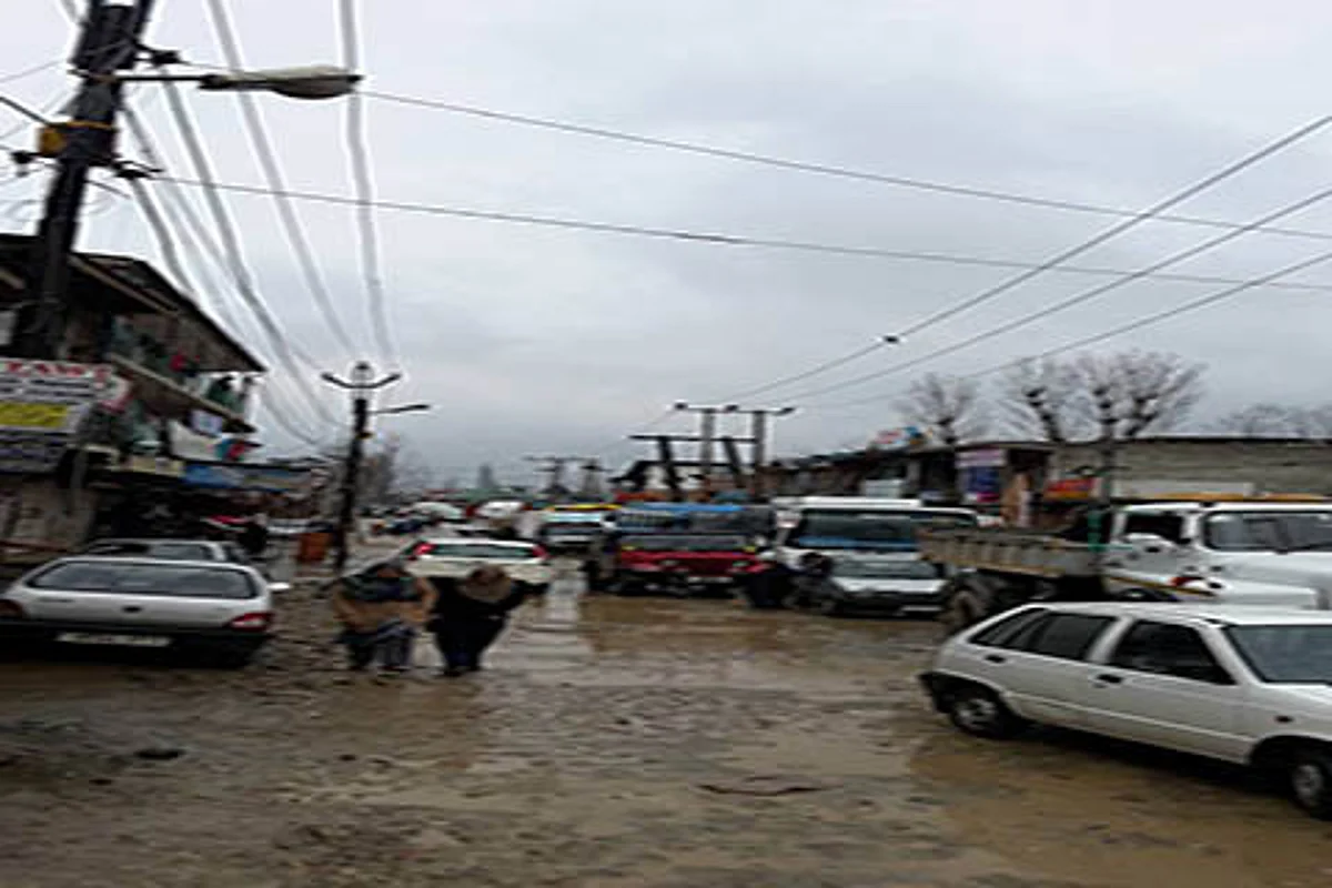 Traffic jams on Sanat Nagar-Rangreth road
