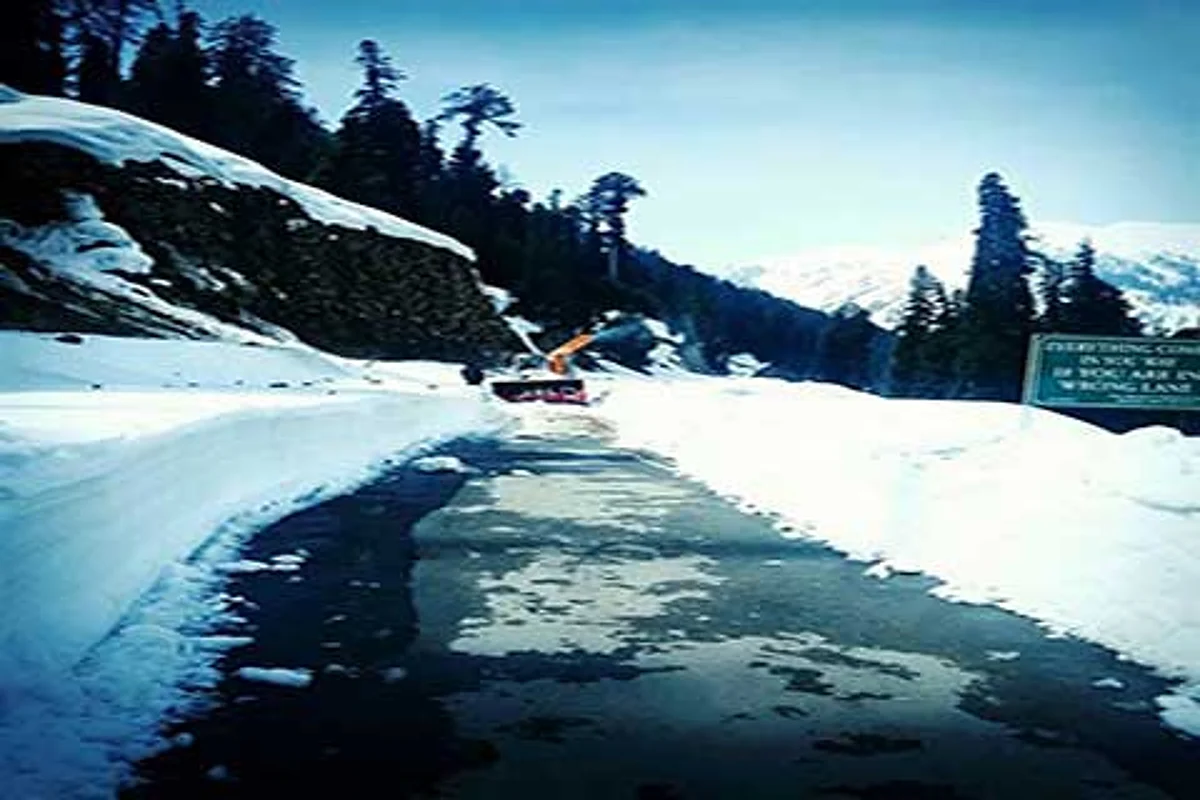 No official nod for traffic as yet, vehicles move on Mughal Road