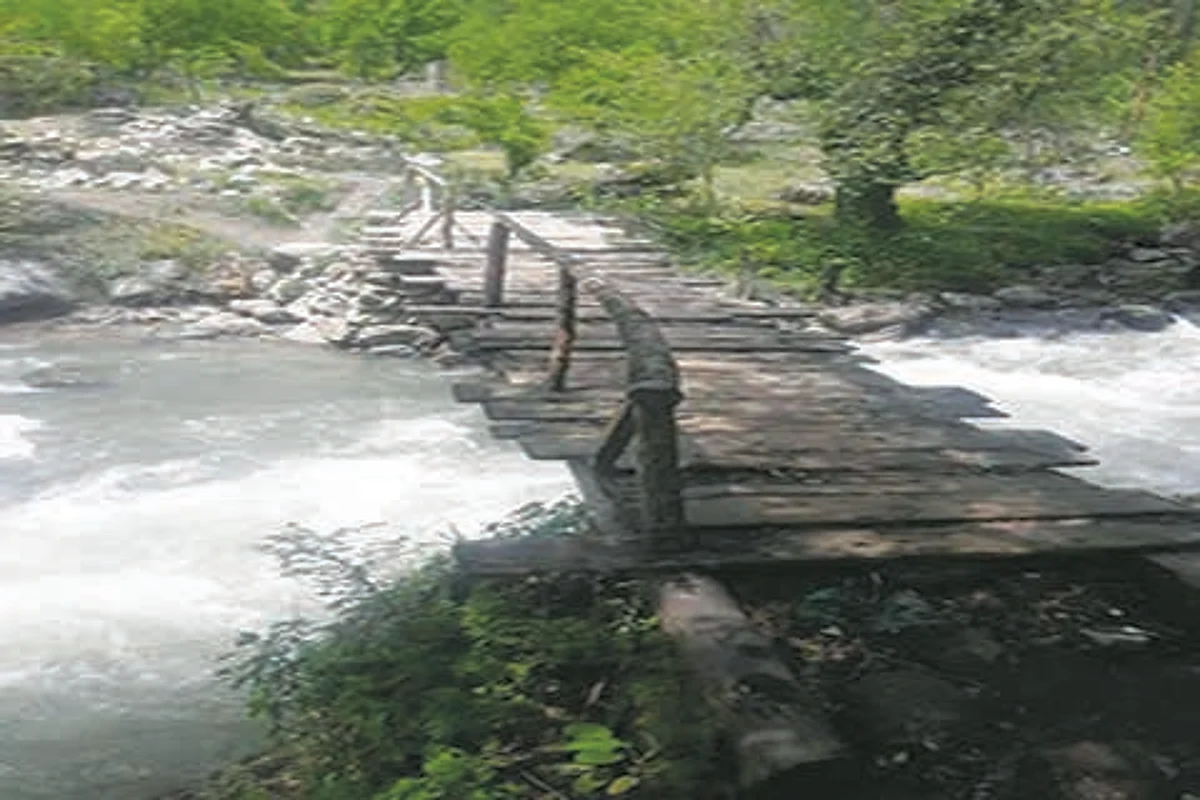 Locals demand construction of bridge over Mulchitra Nullah