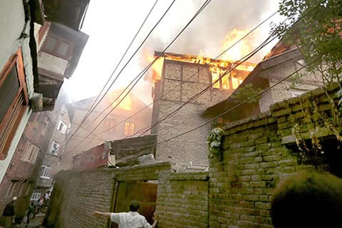 2 houses gutted at Dalgate