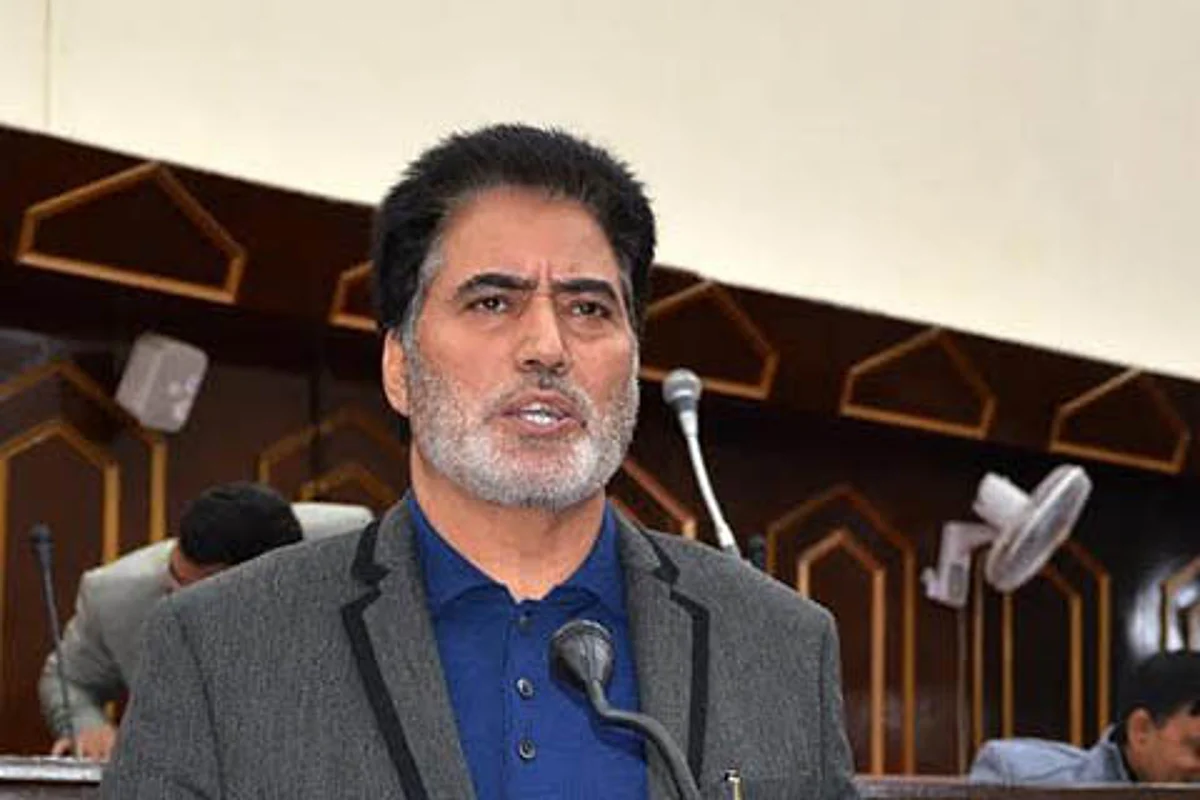 Make all street lights in towns functional: Farooq Andrabi to officials