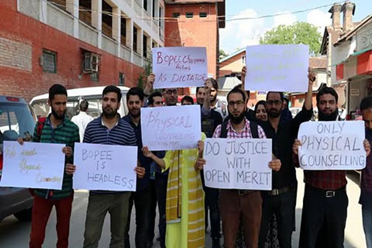 MD, MS aspirants stage protest