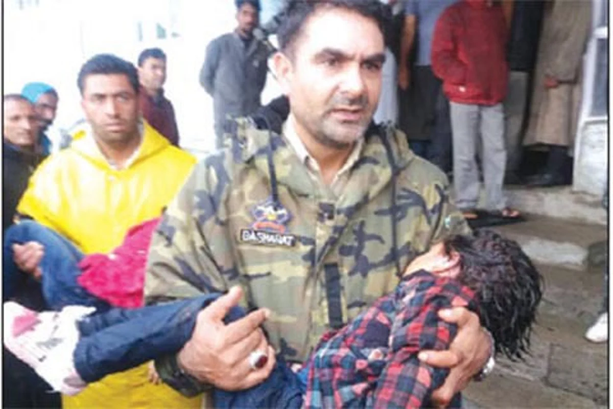 Tragedy hits Delhi family holidaying in Kashmir