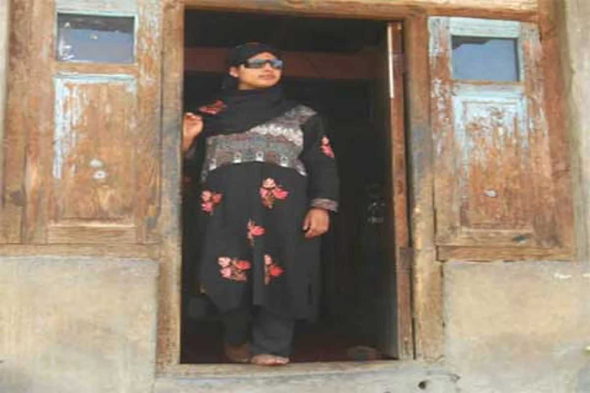 I wish I could go out, celebrate Eid with friends: Pellet-blinded Insha