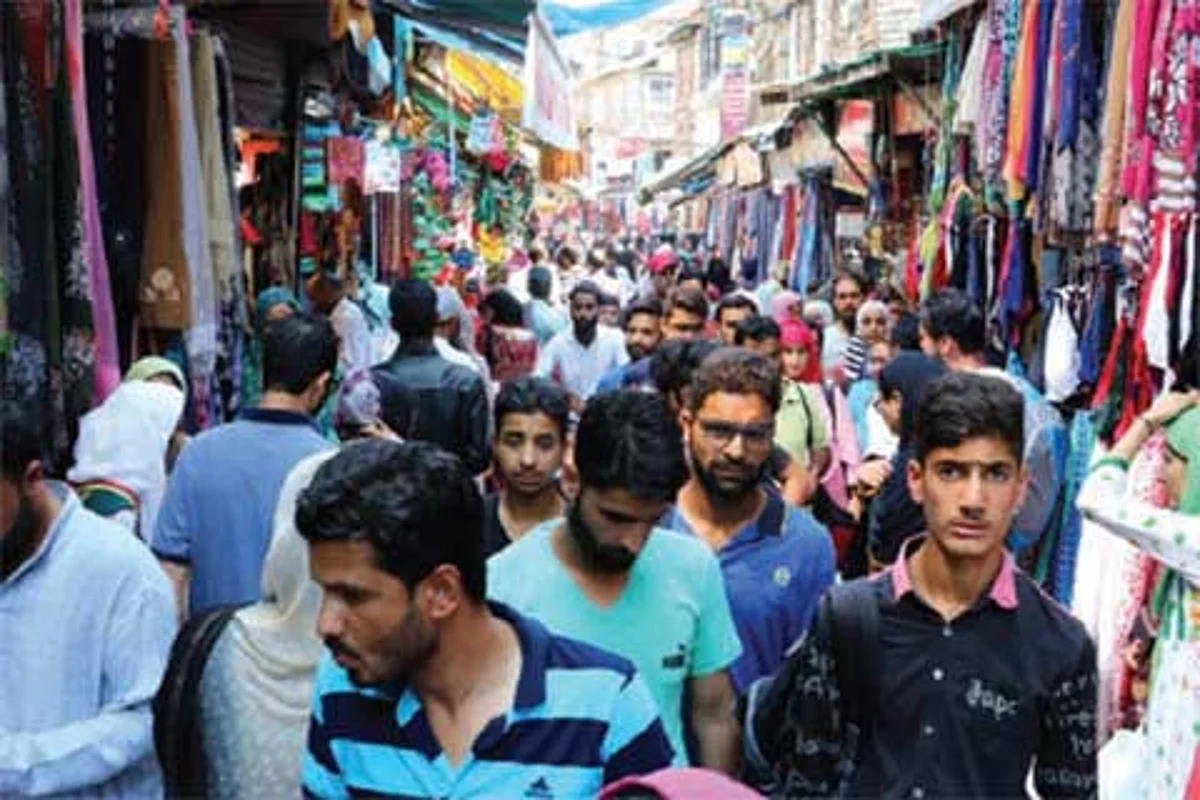 Day before Eid, Kashmir markets swell with shoppers