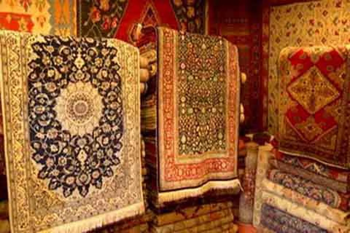 Low income forces weavers to turn away from carpet manufacturing in Kashmir