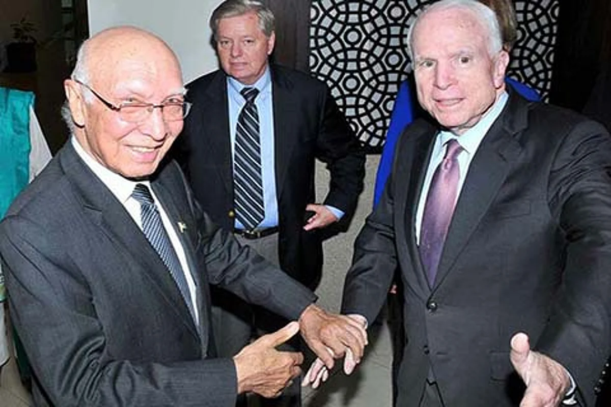 US Senator urges India, Pakistan to hold talks on Kashmir