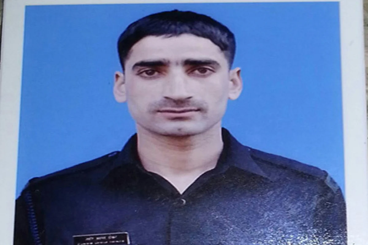 Kashmiri army man deserts unit along with rifle, ammunition