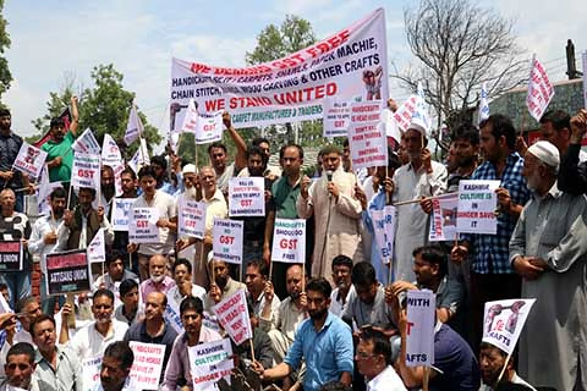 Protesting artisans set 2-week deadline for GST rollback on handicrafts