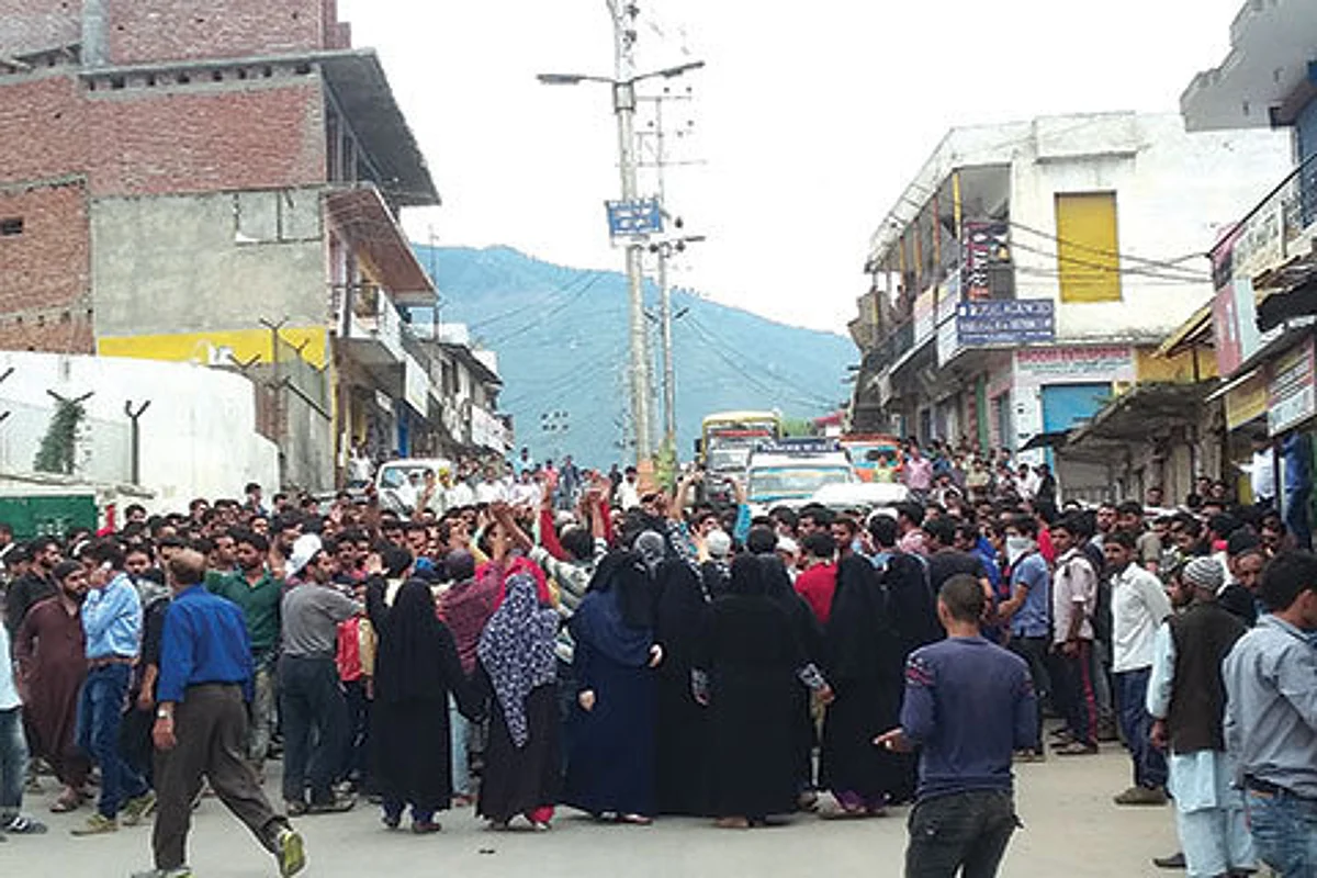 Chenab Valley students spread message against drug addiction, female foeticide