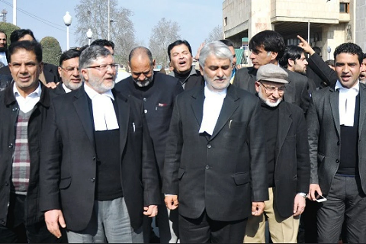 Lawyers to continue strike against ‘harassment’ of Bar president by NIA