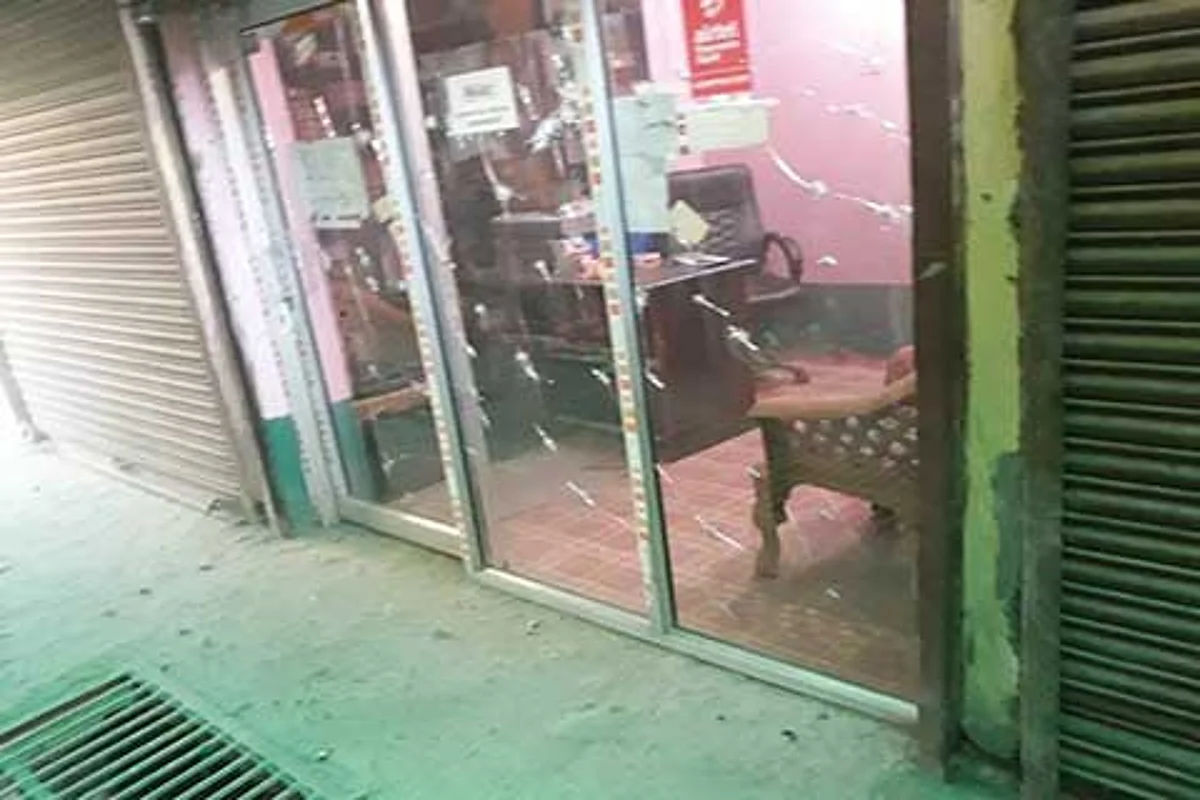 2 girls injured in Pulwama blast