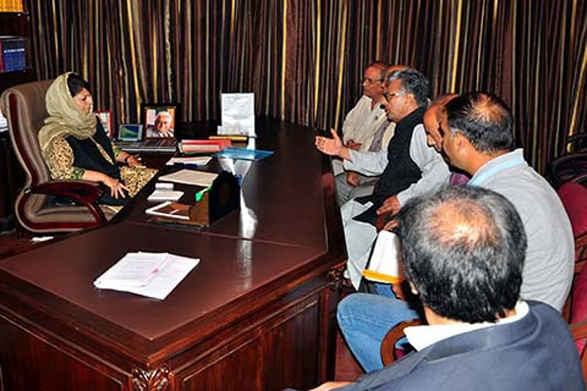 Deputations from Sopore, Drass call on Chief Minister