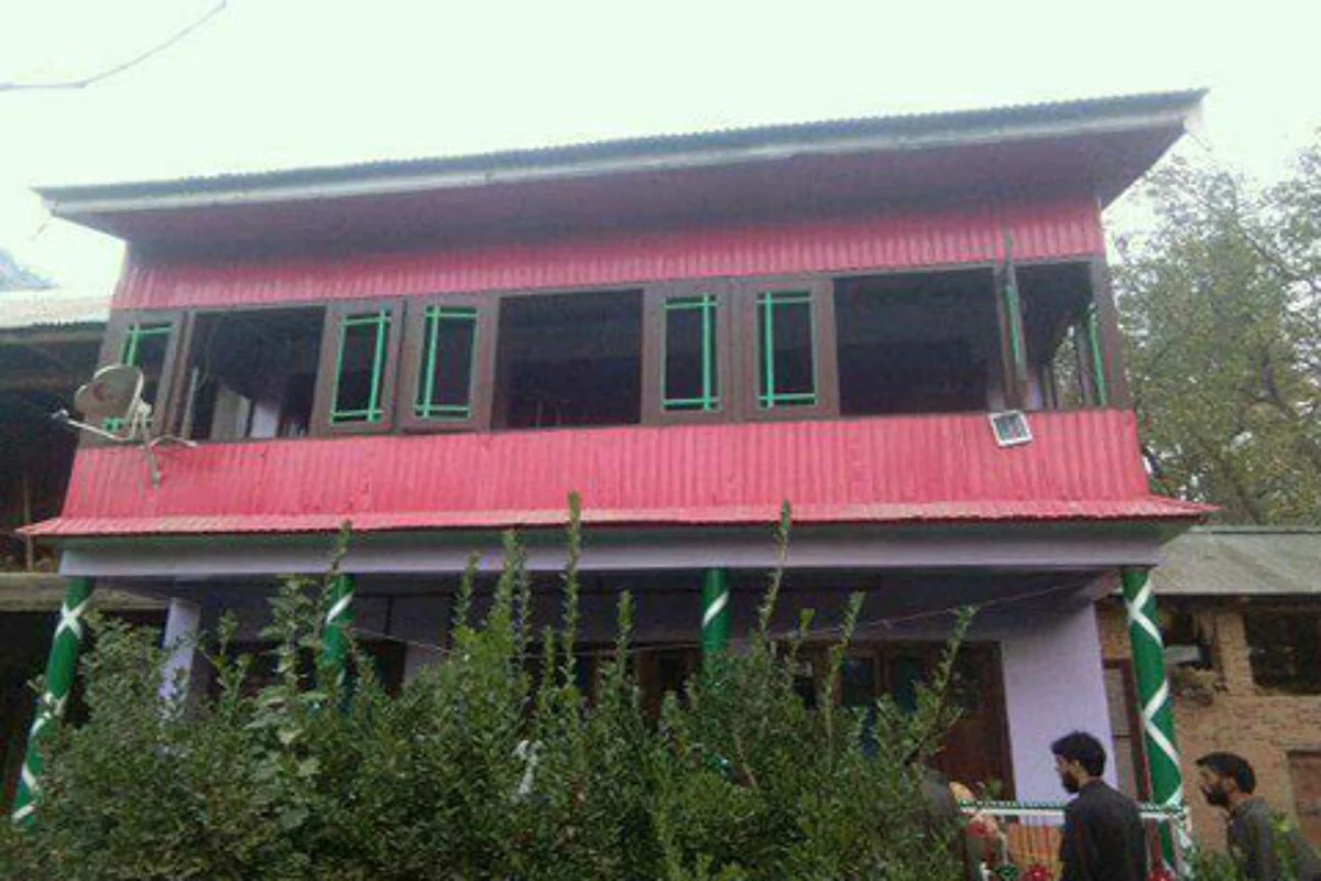 Shutdown, clashes in Tral against ransacking of militant’s home