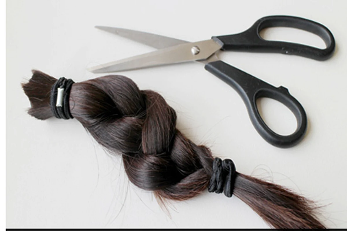 Braid-chopping triggers protest in Kangan