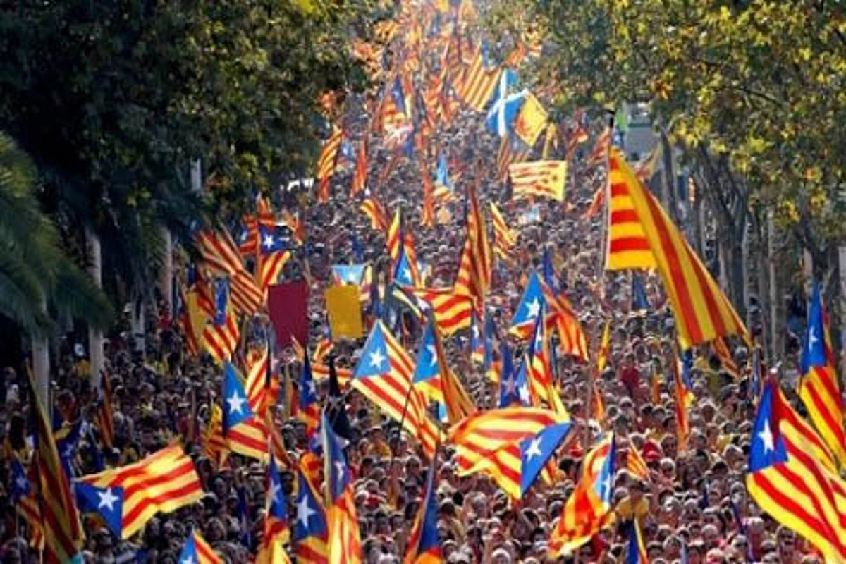 Spain moves to suspend Catalan autonomy