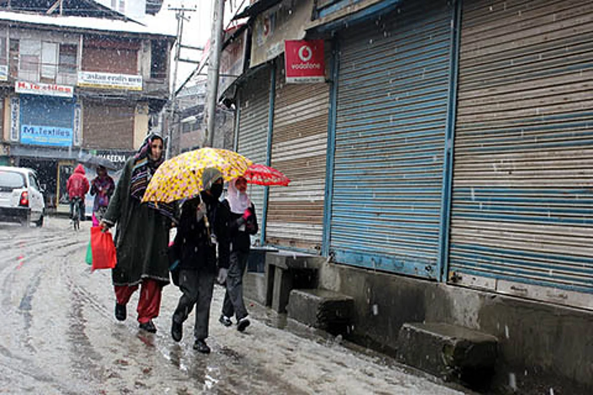 Winter vacations announced for schools in Kashmir, Jammu winter zones