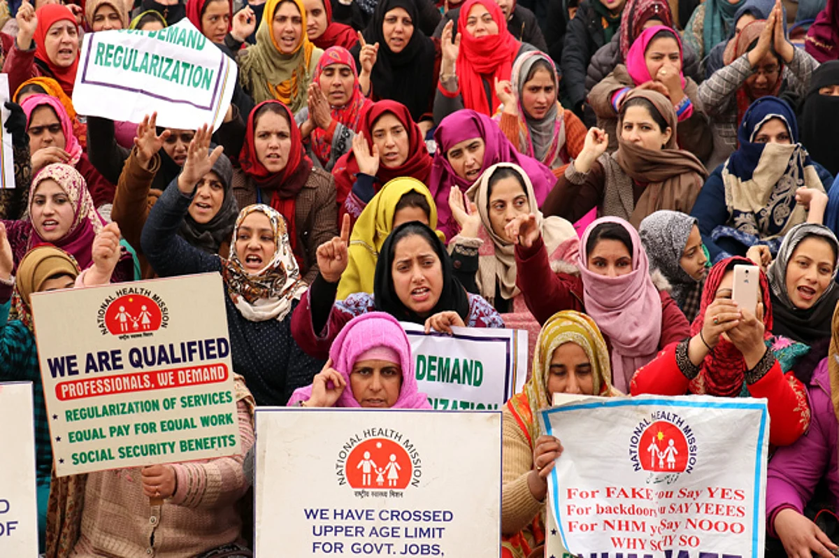 Police remove NHM employees from protest site, detained