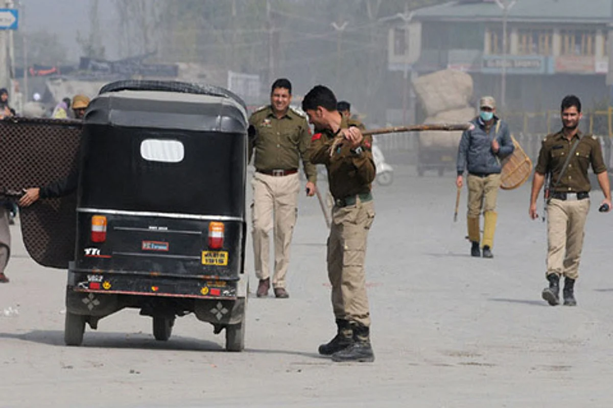 Video | Partial restrictions in Kashmir capital to prevent anti-US protests